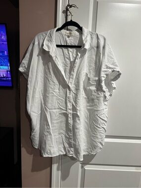 White Short Sleeve Button-Up Shirt